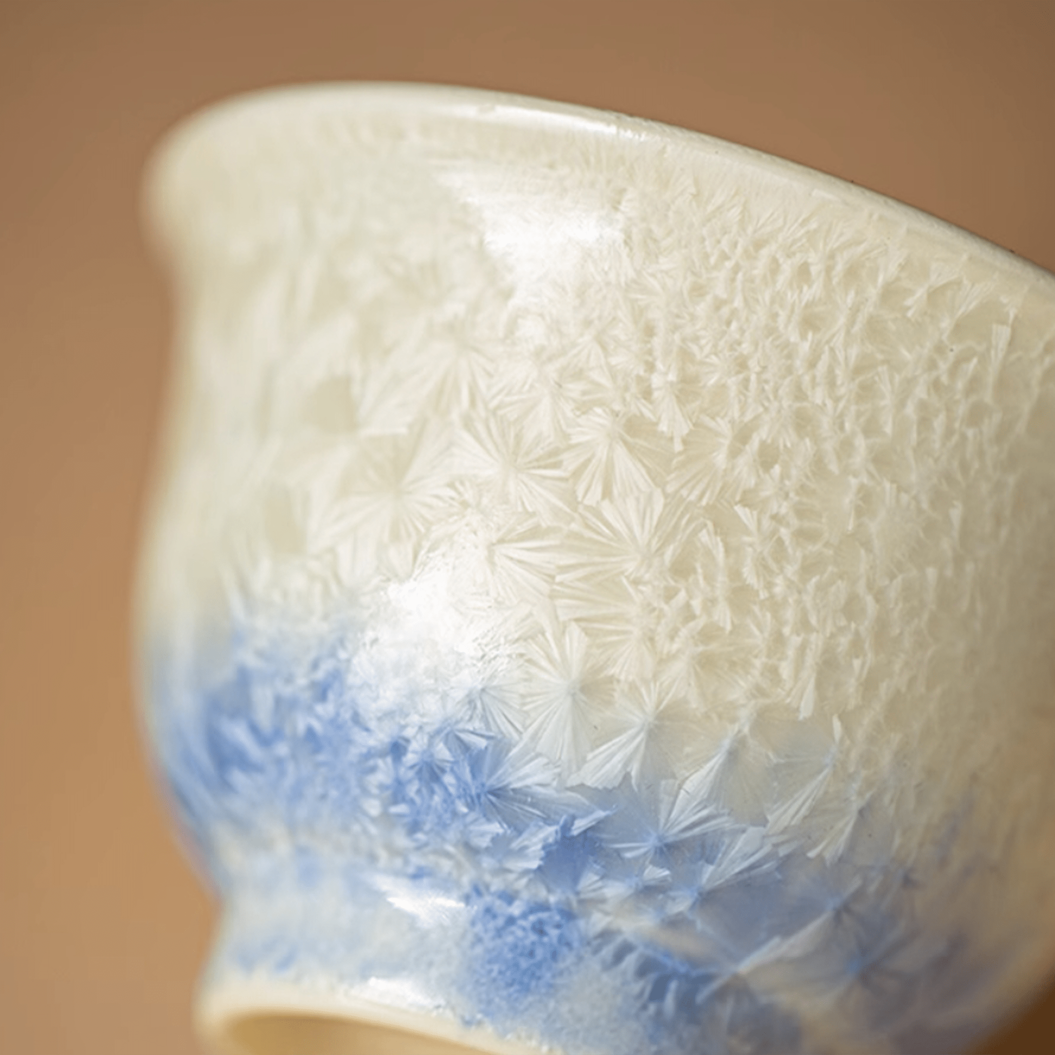 Ice Cracks Gradient - Orient Cup