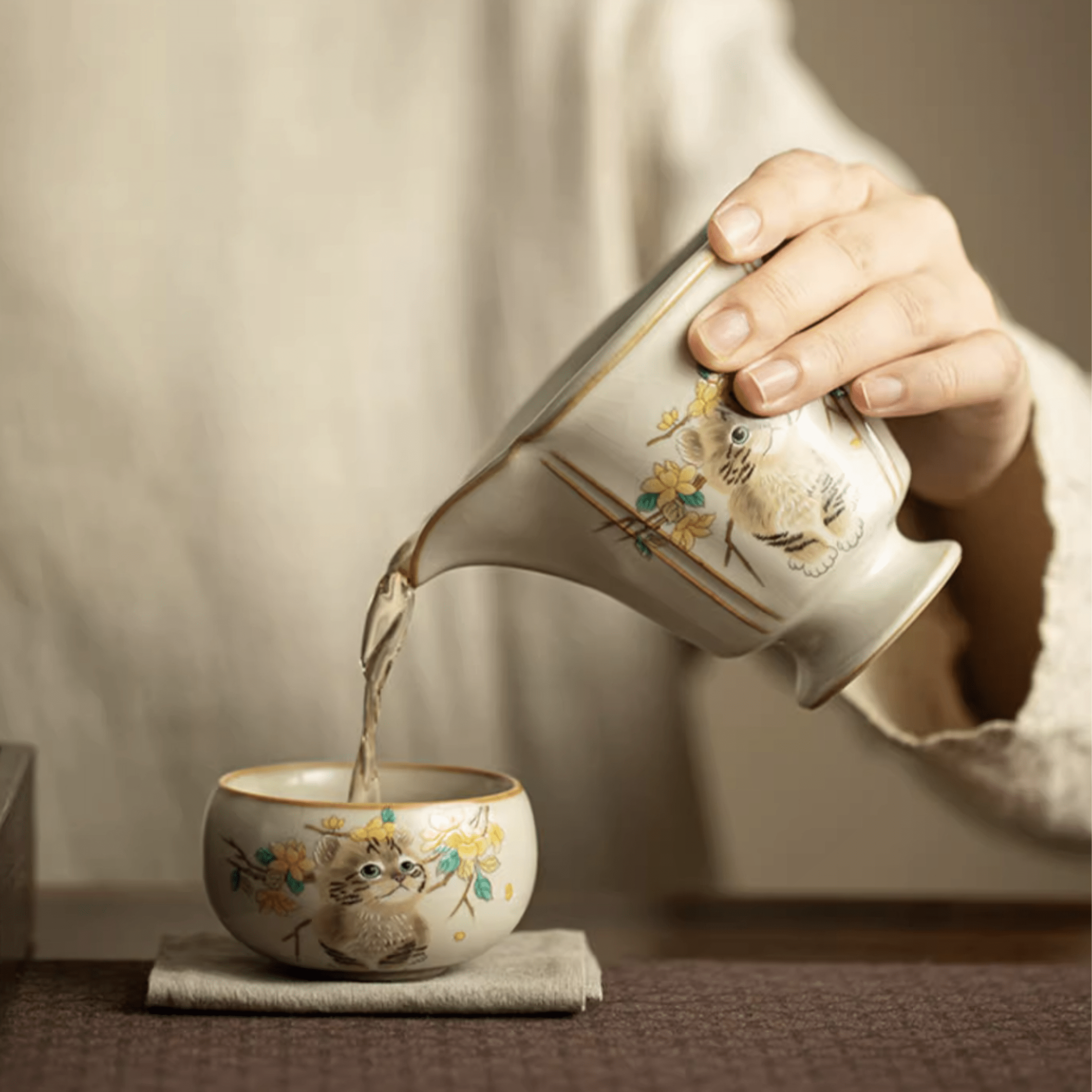 Cat Tea pitcher - Orient Cup